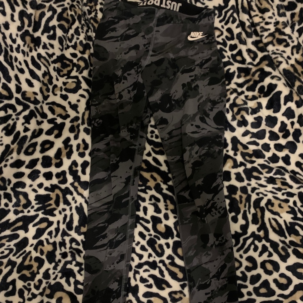 Women’s Camo Print Leggings